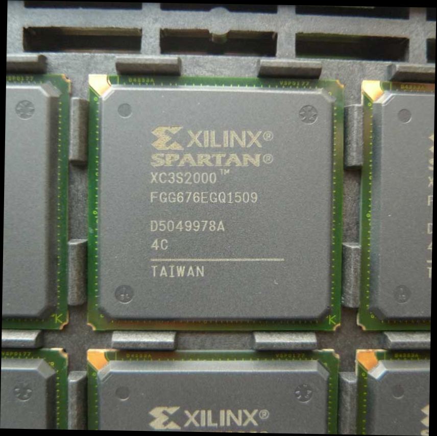 XC3S2000-4FGG676C